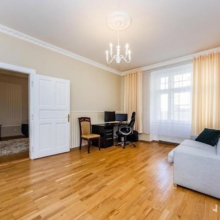 Prostorný třípokojový apartmán u nábřeží Vltavy Praga Exterior foto