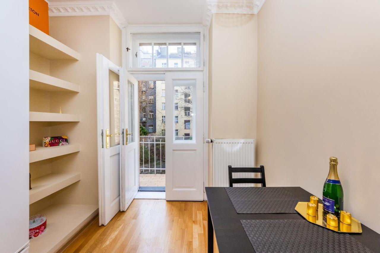 Prostorný třípokojový apartmán u nábřeží Vltavy Praga Exterior foto